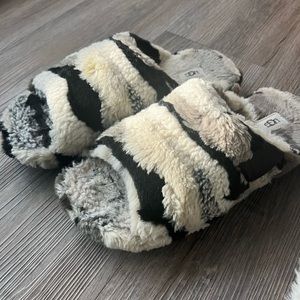 Mens size 11 Ugg slippers